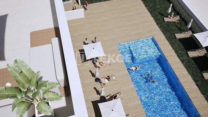 Stylish 3-Bed Apartments with Rooftop Pool in Los Alcázares