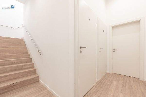 Stiegenabgang zu den Sanitärräumen / zum Lagerraum