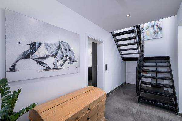 Flur Erdgeschoss & Treppenaufgang