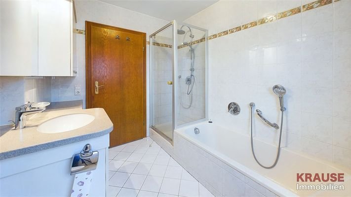 Badezimmer 1. OG