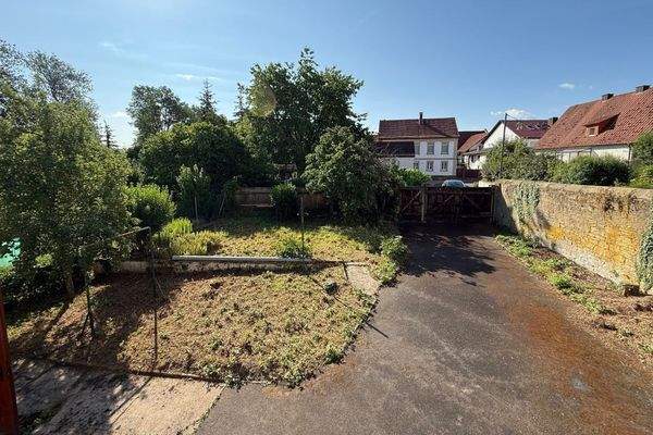 Ausblick vom Balkon auf den Hof