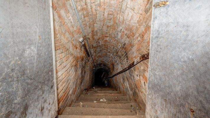 Abgang in die Kellerröhre