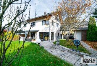 Garten-, Hausansicht