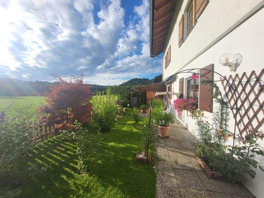 seitliche Haussansicht bzw. Gartenansicht