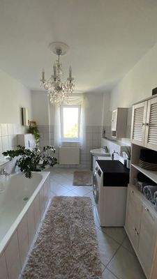 Riesiges Tageslichtbad 3. OG