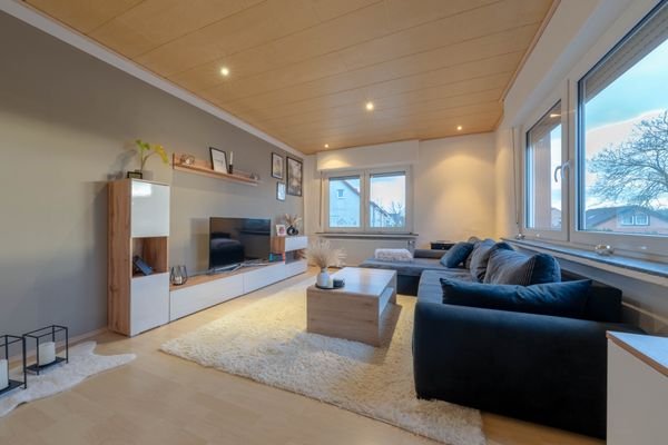 1.OG re. Wohnzimmer 