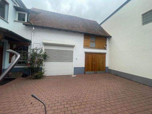 Innenhof elektrisches Rolltor