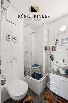 Gäste-WC mit Dusche