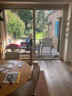 Wohnzimmer-Terrassenblick 