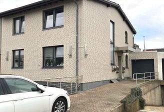 Vorder und Seitenansicht