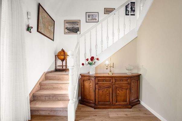 Treppenaufgang zum Obergeschoss