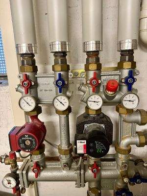 Leitungen + Pumpen Heizung