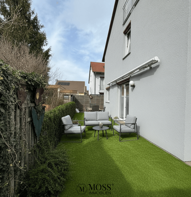 Garten Beispielbild mit Rasen