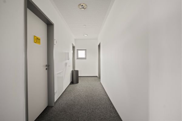 2025-04 Fotos Innen 1. OG  (20).jpg