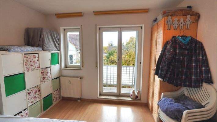 Schlafen mit Zugang zu kleinem Balkon