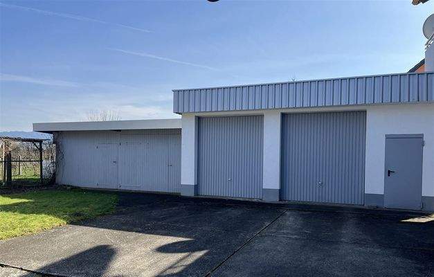 Garagen und Anbau für Gartengeräte