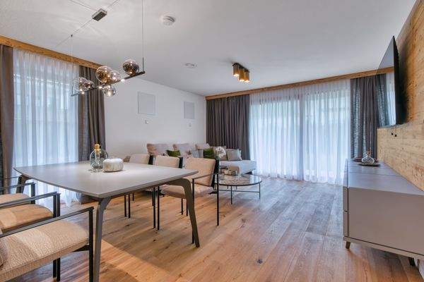 Wohnzimmer /- Essbereich