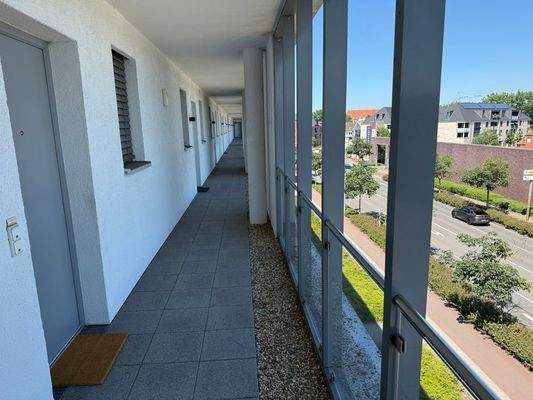 überdachter Laubengang