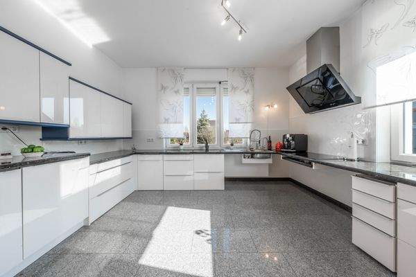 DI - Forbes Global Properties