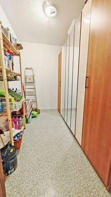 Großer Abstellraum oben