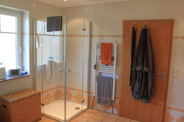 Dusche Hauptbad