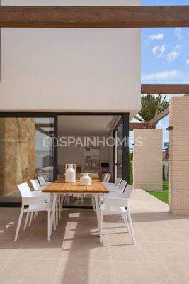 4-Bedroom Detached Properties Close to Beach in Orihuela
