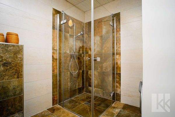 ... ebenerdiger Dusche