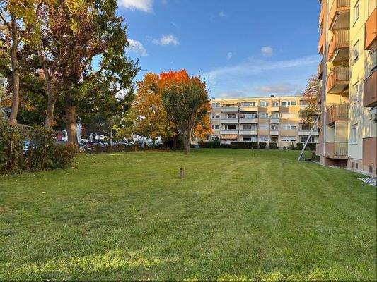 Grundstück vor Balkon