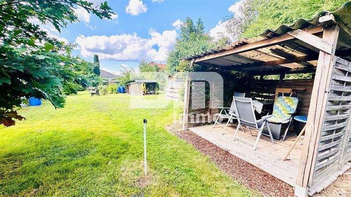 Großes Gartengrundstück