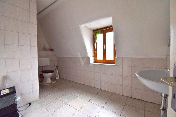 Erster Stock: Badezimmer