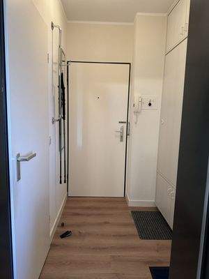 Flur mit Einbauschrank