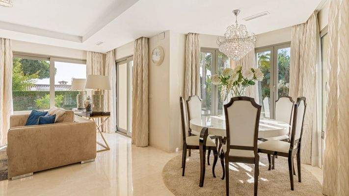 Photo: Villa in Marbella East