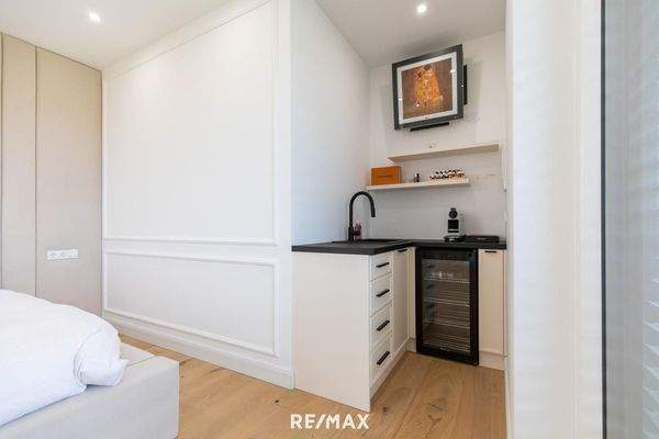 Master Bedroom mit Teeküche