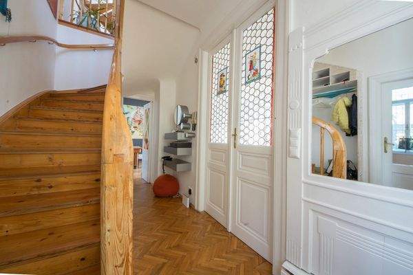 Vorzimmer mit Glastüren (OG)