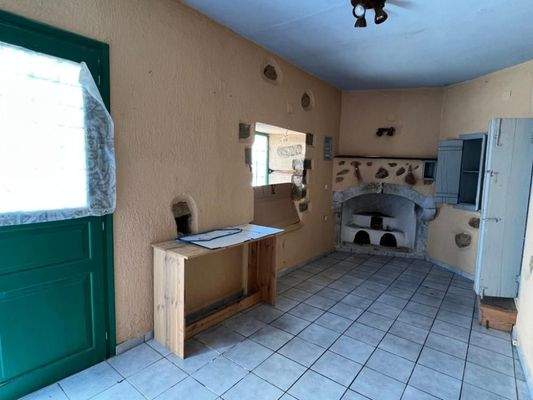 Kreta, Kritsa: Großes Gebäude im Dorfzentrum, ideal für gewerbliche und Wohnnutzung