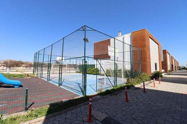 Villa with Shared Pool near the University in Döşemealtı Antalya