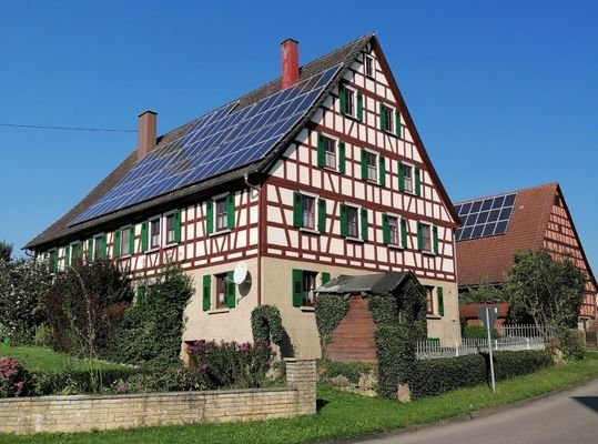 Straßenansicht Wohnhaus