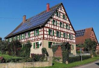 Straßenansicht Wohnhaus