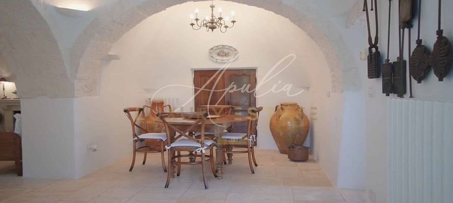 Ostuni – herrliches Areal mit Trulli und Pool