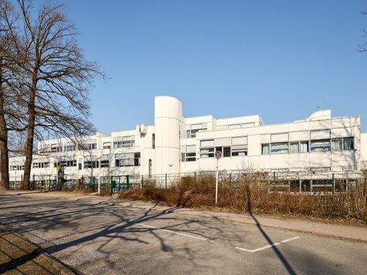 John F. Kennedy International School