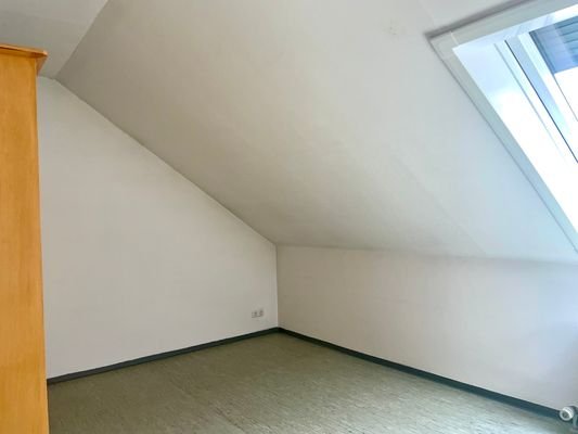 großes Studio im Dachspitz
