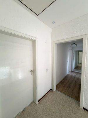 19 Wohnungsflur W2 DG