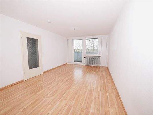 Wohn- Schlafraum mit Balkonzugang