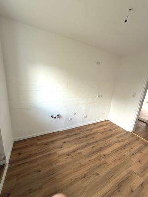 Leeres Zimmer mit Holzboden