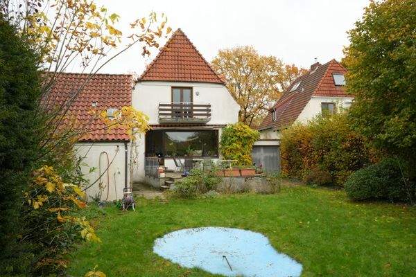 Gartenansicht mit Terrasse