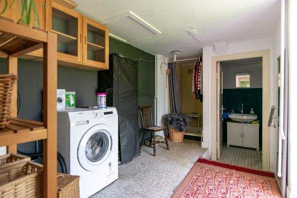 Hauswirtschaftsraum und Bad