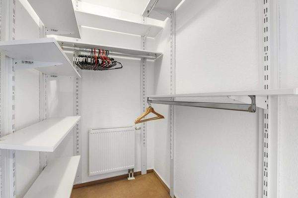 Begehbarer Kleiderschrank