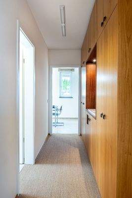 Flur mit Einbauschränken