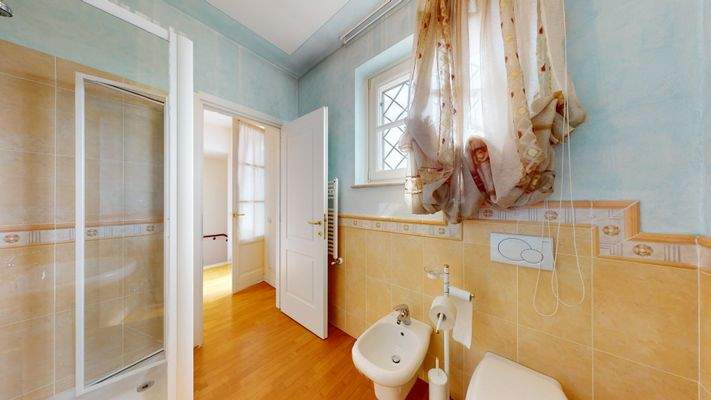 NA-072-10-Villetta-Bifamiliare-con-giardino-e-gara