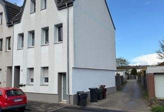 Hausansicht mit Giebelseite.jpeg